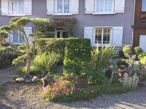 לינה וארוחת בוקר Villeneuve-de-Rivière Loft Atypique מראה חיצוני תמונה