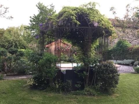 לינה וארוחת בוקר Villeneuve-de-Rivière Loft Atypique מראה חיצוני תמונה